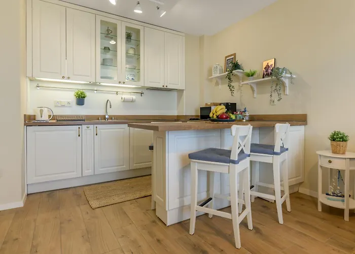 Blue Lagoon Άγιος Κωνσταντίνος και Ελένη