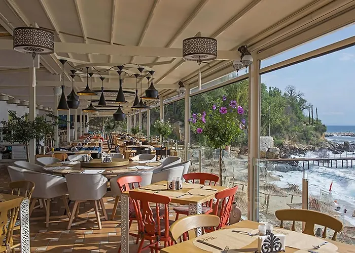 Blue Lagoon * Άγιος Κωνσταντίνος και Ελένη